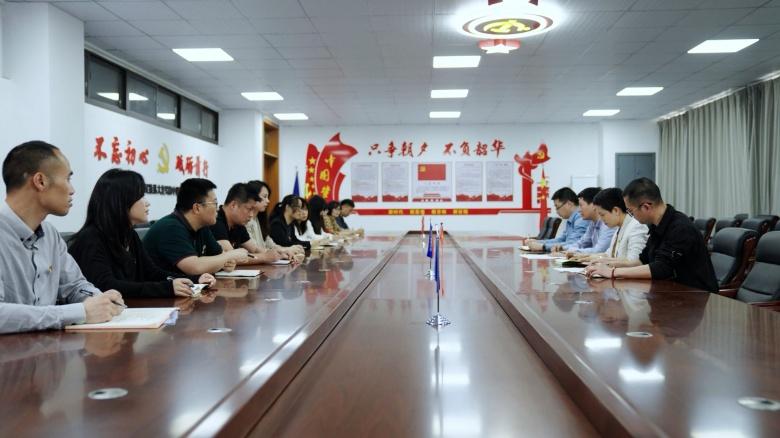 点击图片翻到下一页>> j9九游会老哥俱乐部人工智能学院“四色花开”别样红